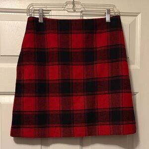 Red and black plaid mini skirt. Perfect for the holidays🎄🍾🥂❤️